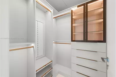 300 Biscayne Blvd Way #3905W, Miami, FL 33131 - Photo 5