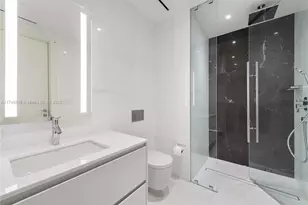 300 Biscayne Blvd Way, Miami, FL 33131 - Photo 11