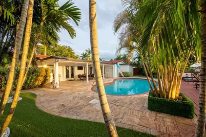 21250 NE 23rd Ave, Miami, FL 33180 - Photo 21
