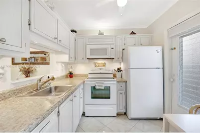 5002 NW 35th St #210, Lauderdale Lakes, FL 33319 - Photo 5