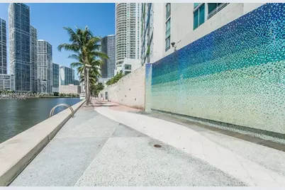 335 S Biscayne Blvd #UPH02, Miami, FL 33131 - Photo 37
