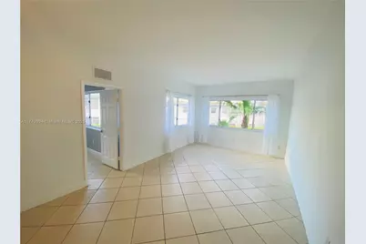 1185 Marseille Dr #205, Miami Beach, FL 33141 - Photo 5