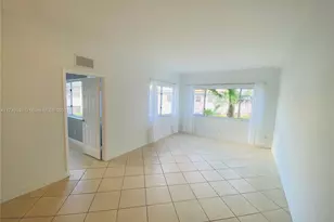 1185 Marseille Dr, Miami Beach, FL 33141 - Photo 5