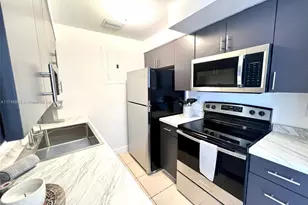 1185 Marseille Dr, Miami Beach, FL 33141 - Photo 9