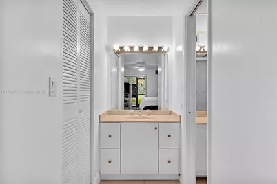 5860 NW 44th St #111, Lauderhill, FL 33319 - Photo 23