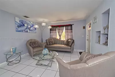 10745 Westwood Lake Dr, Miami, FL 33165 - Photo 19