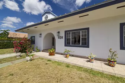 10745 Westwood Lake Dr, Miami, FL 33165 - Photo 9