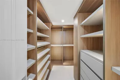 5500 Collins Ave #802, Miami Beach, FL 33140 - Photo 23