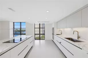 5500 Collins Ave, Miami Beach, FL 33140 - Photo 5