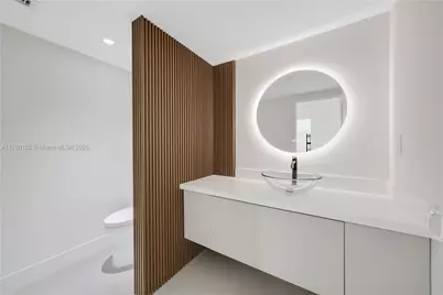 5500 Collins Ave #802, Miami Beach, FL 33140 - Photo 9