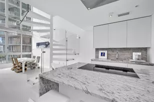 300 S Biscayne Blvd, Miami, FL 33131 - Photo 13