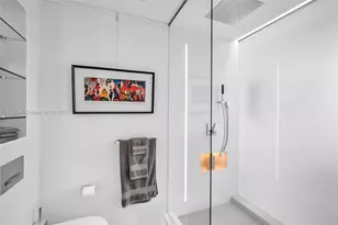 300 S Biscayne Blvd, Miami, FL 33131 - Photo 21