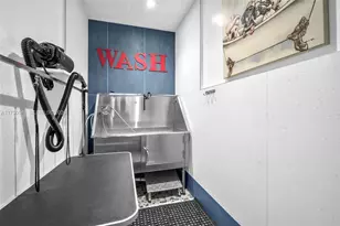 300 S Biscayne Blvd, Miami, FL 33131 - Photo 31