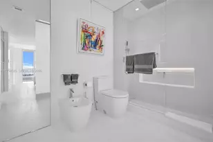 300 S Biscayne Blvd, Miami, FL 33131 - Photo 23