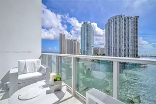 300 S Biscayne Blvd, Miami, FL 33131 - Photo 3
