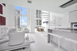 300 S Biscayne Blvd, Miami, FL 33131 - Photo 9