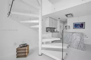 300 S Biscayne Blvd, Miami, FL 33131 - Photo 11