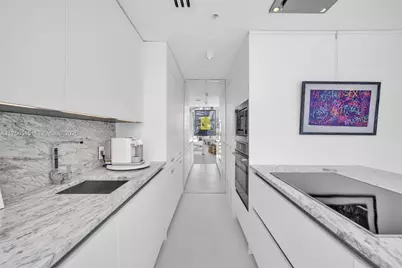 300 S Biscayne Blvd #L-1012, Miami, FL 33131 - Photo 15