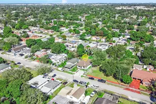 1735 NW 84th St, Miami, FL 33147 - Photo 23