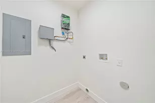 1735 NW 84th St, Miami, FL 33147 - Photo 13