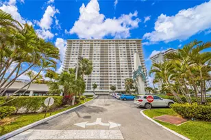 300 Bayview Dr, Sunny Isles Beach, FL 33160 - Photo 37