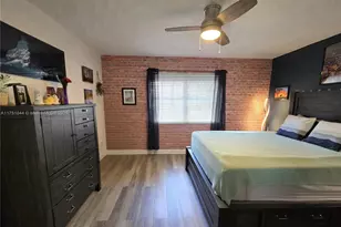 365 SW 86th Ave, Pembroke Pines, FL 33025 - Photo 33