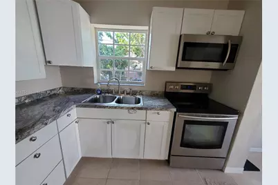 70 NW 33rd St, Miami, FL 33127 - Photo 15