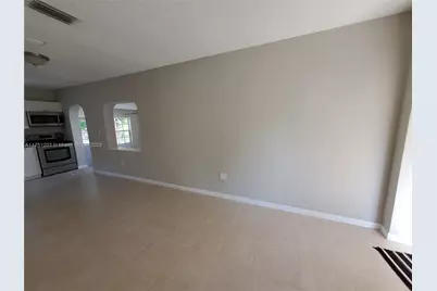 70 NW 33rd St, Miami, FL 33127 - Photo 11