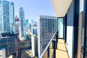 398 NE 5th St, Miami, FL 33132 - Photo 15