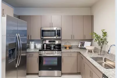 618 NE 2nd St #107, Dania Beach, FL 33004 - Photo 3