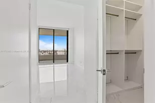 2000 Island Blvd, Aventura, FL 33160 - Photo 31