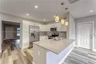 1717 NE 25th St, Wilton Manors, FL 33305 - Photo 9