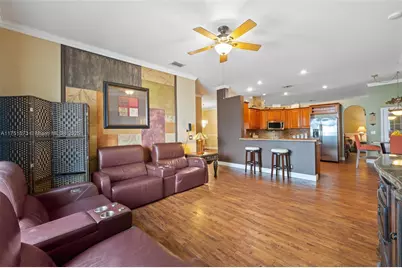 16358 S Mariposa Cir S, Pembroke Pines, FL 33331 - Photo 13