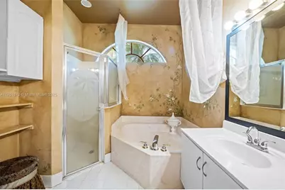 16358 S Mariposa Cir S, Pembroke Pines, FL 33331 - Photo 19