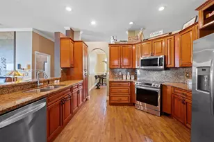 16358 S Mariposa Cir S, Pembroke Pines, FL 33331 - Photo 9