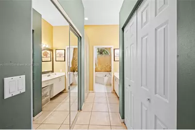 16358 S Mariposa Cir S, Pembroke Pines, FL 33331 - Photo 17