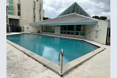 2029 NW 46th Ave #E404, Lauderhill, FL 33313 - Photo 5