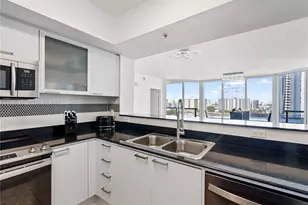 16699 Collins Ave, Sunny Isles Beach, FL 33160 - Photo 7