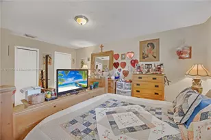 265 NE 12th Ave, Homestead, FL 33030 - Photo 11