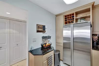 3625 N Country Club Dr #1903, Aventura, FL 33180 - Photo 33
