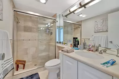 3625 N Country Club Dr #1903, Aventura, FL 33180 - Photo 43