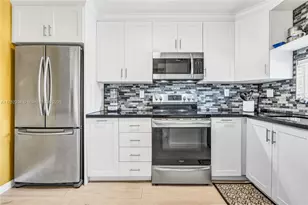 411 S Hollybrook Dr, Pembroke Pines, FL 33025 - Photo 3