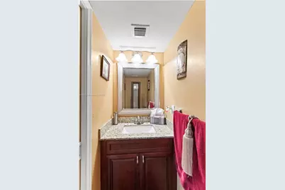 1071 SW 101st Ter, Pembroke Pines, FL 33025 - Photo 15