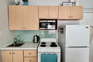 3700 Collins Ave, Miami Beach, FL 33140 - Photo 3