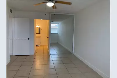 8889 Fontainebleau Blvd #403, Miami, FL 33172 - Photo 9