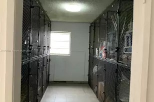 8889 Fontainebleau Blvd, Miami, FL 33172 - Photo 19