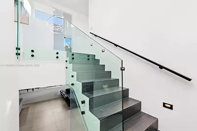 2572 NE 182nd Ter, North Miami Beach, FL 33160 - Photo 21