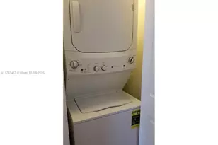 8917 W 35th Ct, Hialeah Gardens, FL 33018 - Photo 9