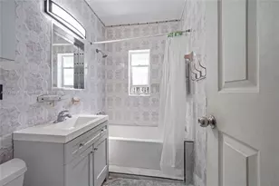 4727 NE 1st Ct, Miami, FL 33137 - Photo 23