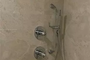 488 NE 18th St, Miami, FL 33132 - Photo 23